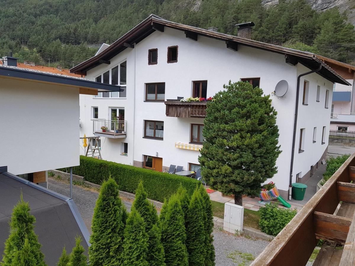 Rosa Apartment
